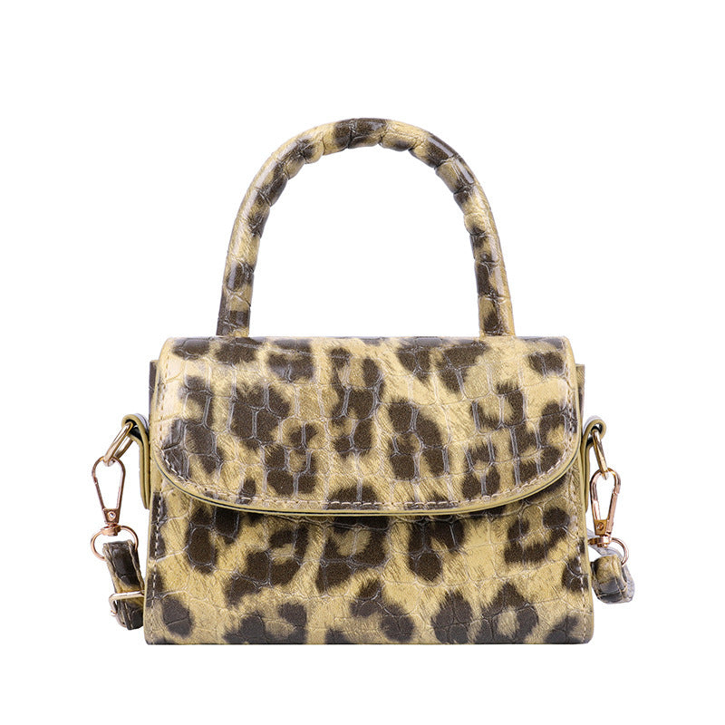 Mia Simple Baguette Bag