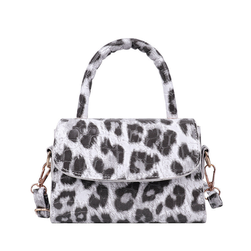 Mia Simple Baguette Bag