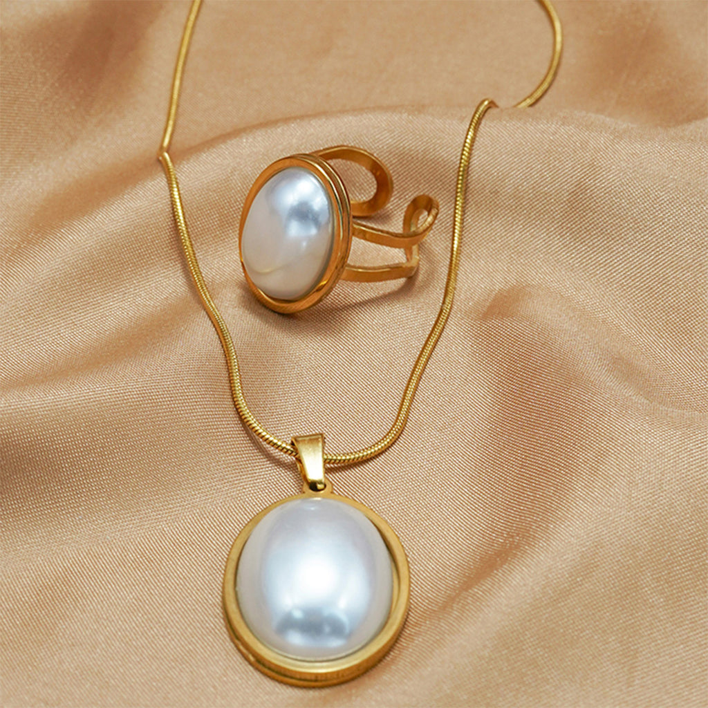 Celeste Golden Necklace & Ring Set